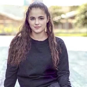 Meet your Posher, Kayla